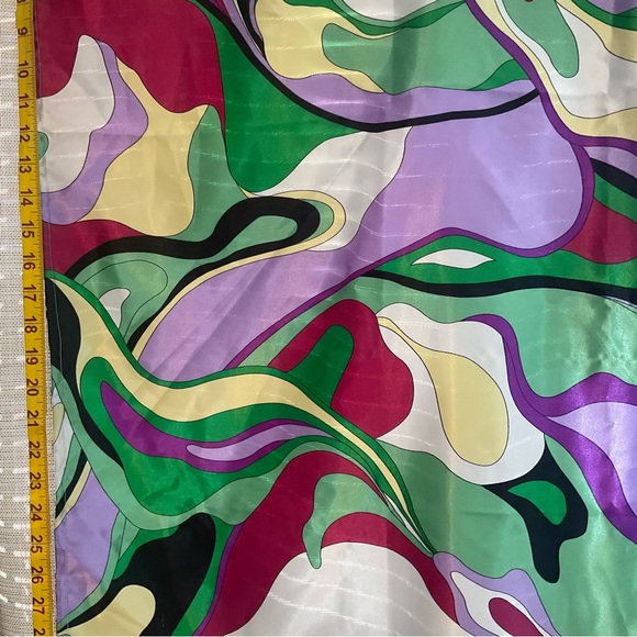 Dennis by Dennis Basso Vibrant Green Purple White Printed Scarf Pre-Owned 35” sq - Picture 4 of 15